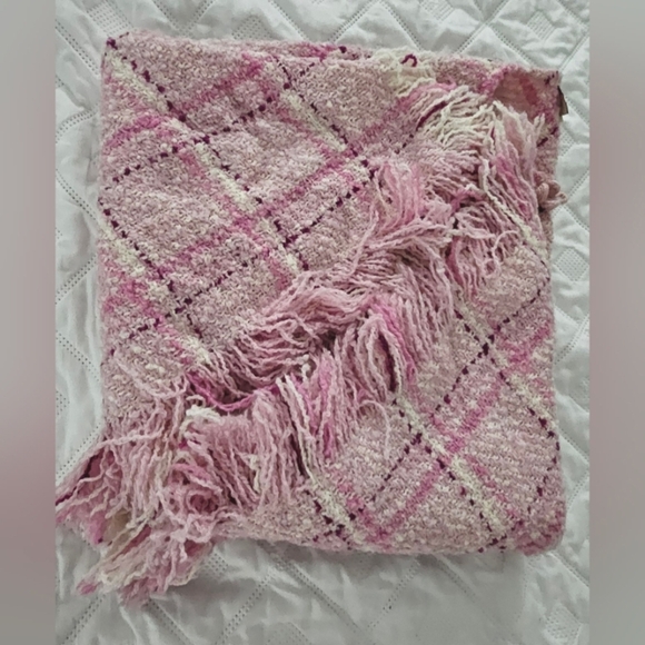 🌟NWOT Pink Plaid Fringe Poncho Sweater Wrap Boho-  One Size - Made In Ireland🌟 - Picture 10 of 12